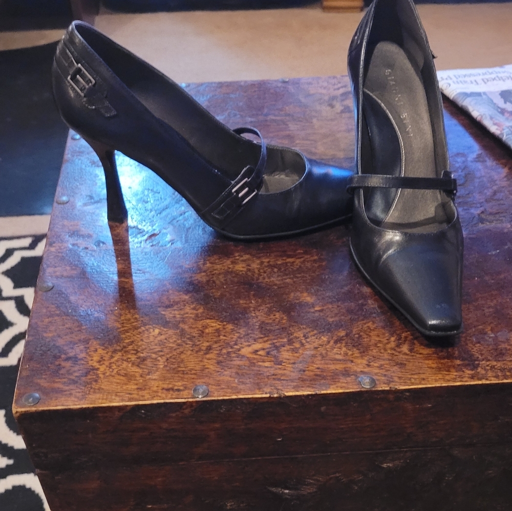 Like new heels